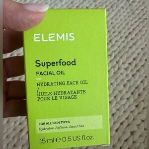 ELEMIS SUPERFOOD FACIAL OIL
Nourishing Face Oil

15ml